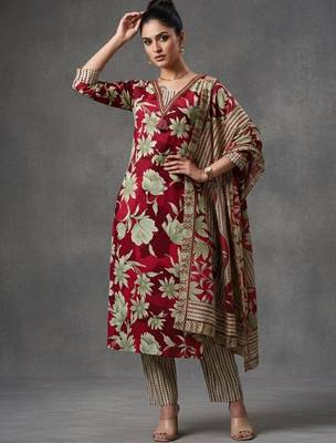structured women floral printed regular kurta with trousers & with dupatta 1