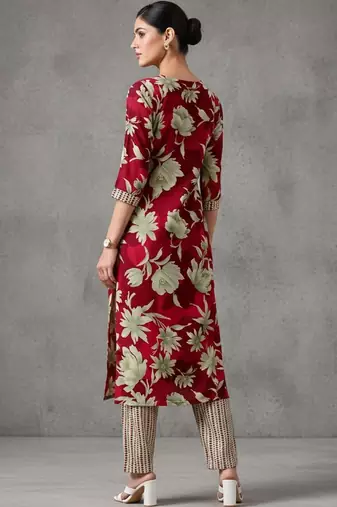 structured women floral printed regular kurta with trousers & with dupatta