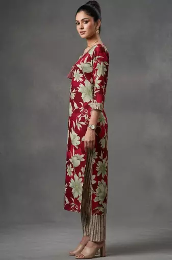 structured women floral printed regular kurta with trousers & with dupatta