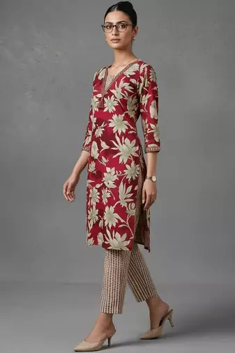 structured women floral printed regular kurta with trousers & with dupatta