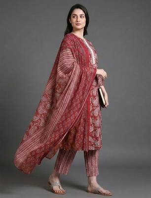 relaxed-silhouette paisley printed cotton kurta with trousers & with dupatta 5