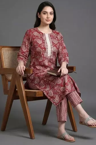 relaxed-silhouette paisley printed cotton kurta with trousers & with dupatta