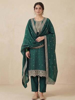 everyday classic women ethnic motifs embroidered regular kurta with trousers & with dupatta 1