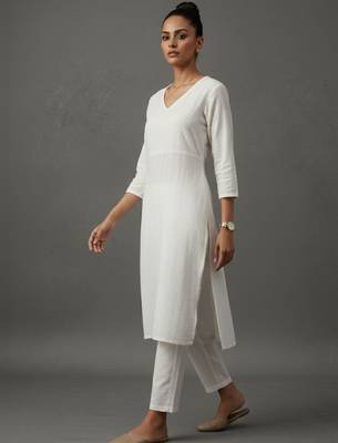 women regular workwear kurta with trousers 4
