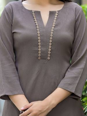 women regular thread work silk crepe workwear kurta with trousers 4