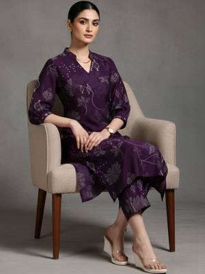 women ethnic motifs printed regular workwear kurta with trousers 6