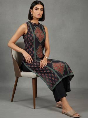 women ethnic motifs printed regular workwear kurta with trousers 1