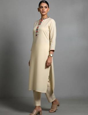 women embroidered regular thread work workwear kurta with trousers & with dupatta 5