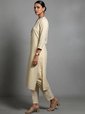women embroidered regular thread work workwear kurta with trousers & with dupatta 6