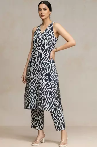 women printed regular cotton workwear kurta with trousers