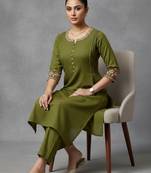 women ethnic motifs pleated thread work workwear kurta with trousers