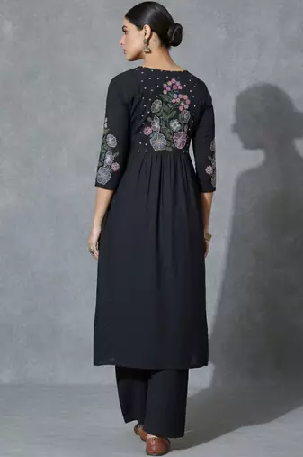 women floral embroidered panelled thread work workwear kurta with trousers