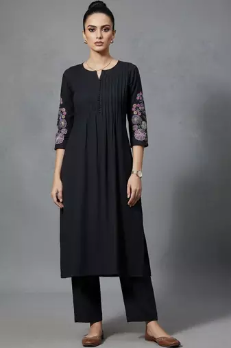 women floral embroidered panelled thread work workwear kurta with trousers