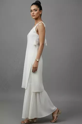 women regular kurti with sharara