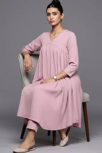 women panelled silk crepe workwear kurta with trousers