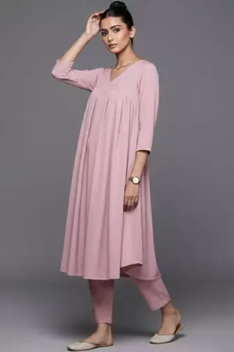 women panelled silk crepe workwear kurta with trousers