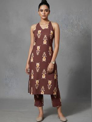 women ethnic motifs printed regular workwear kurta with trousers 3