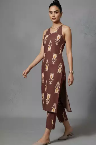women ethnic motifs printed regular workwear kurta with trousers