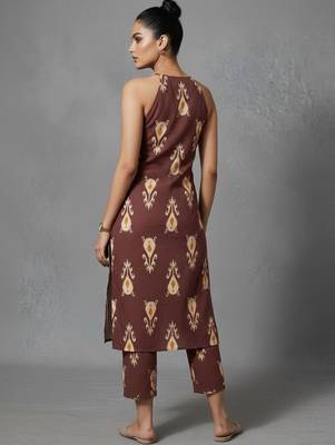 women ethnic motifs printed regular workwear kurta with trousers 5