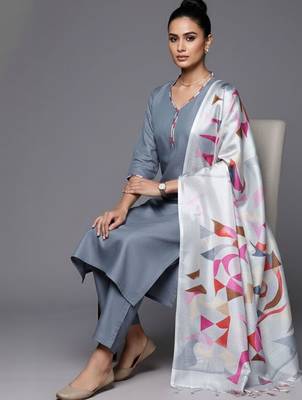 women regular thread work workwear kurta with trousers & with dupatta 1