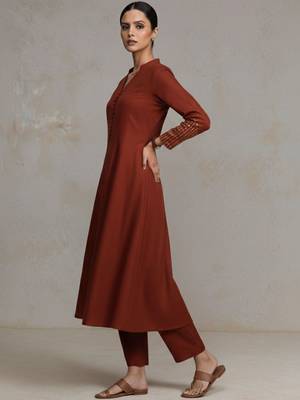 women regular sequinned workwear kurta with trousers 2