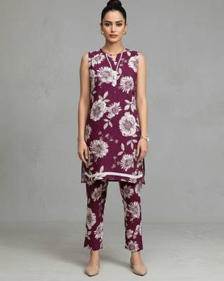 women floral printed regular cotton workwear kurta with trousers 3