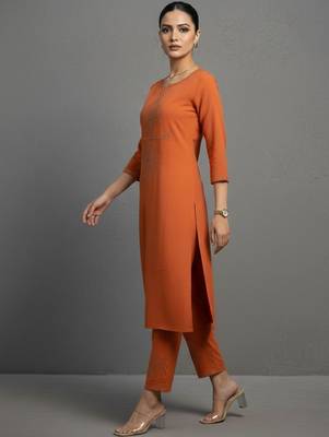 women ethnic motifs embroidered regular thread work workwear kurta with trousers 5