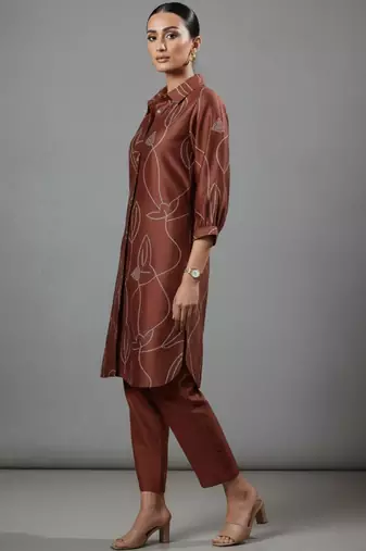 women printed regular chanderi silk workwear kurta with trousers