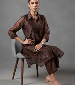 women bandhani printed regular chanderi silk workwear kurta with trousers