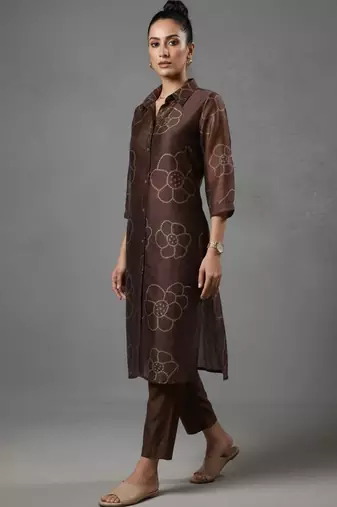 women bandhani printed regular chanderi silk workwear kurta with trousers