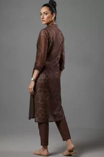 women bandhani printed regular chanderi silk workwear kurta with trousers