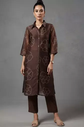 women bandhani printed regular chanderi silk workwear kurta with trousers