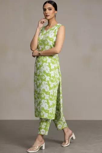 everyday workwear printed floral printed regular kurta with trousers