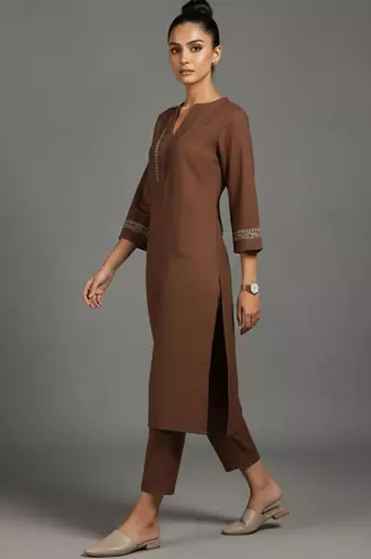 women embroidered sleek thread work work kurta with trousers