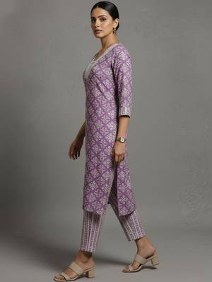 women ethnic motifs printed regular workwear kurta with trousers & with dupatta 2