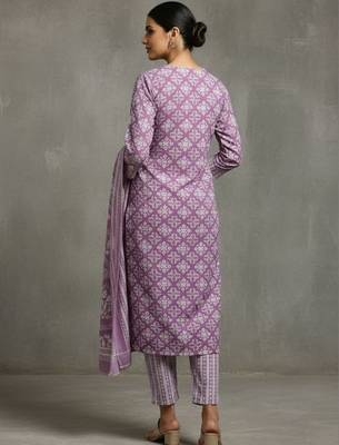 women ethnic motifs printed regular workwear kurta with trousers & with dupatta 3