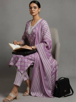 women ethnic motifs printed regular workwear kurta with trousers & with dupatta 4
