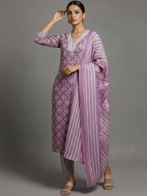 women ethnic motifs printed regular workwear kurta with trousers & with dupatta 5