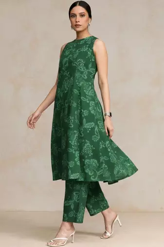 women floral printed urban work kurta with trousers