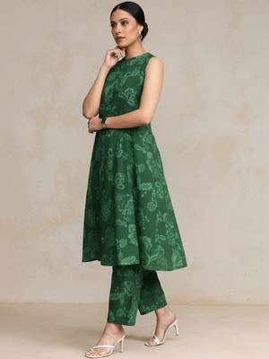 women floral printed urban work kurta with trousers 6