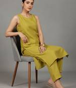 women regular workwear kurta with trousers