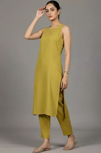 women regular workwear kurta with trousers