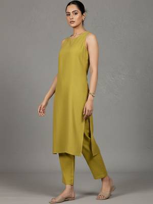 women regular workwear kurta with trousers 3