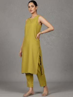 women regular workwear kurta with trousers 5