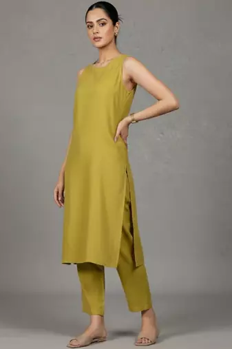 women regular workwear kurta with trousers