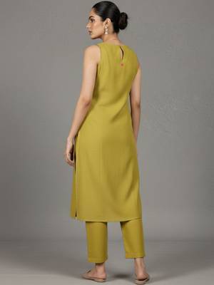women regular workwear kurta with trousers 6
