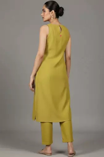 women regular workwear kurta with trousers