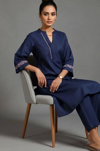 women embroidered thread work smart comfort kurta with trousers