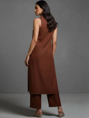 women sleek urban office kurta with trousers 2