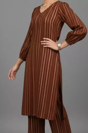 women striped urban sleek silk crepe kurta with trousers